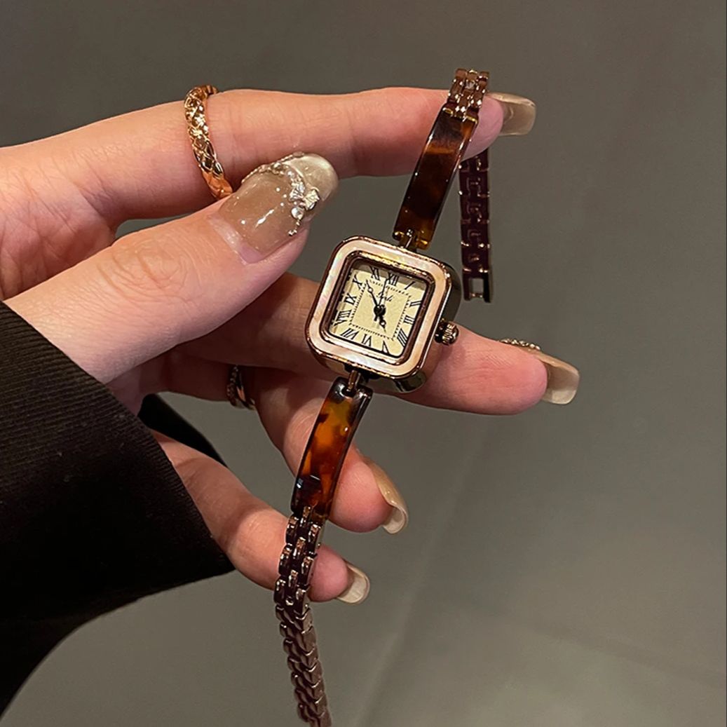 Jewelry Watches Vintage - Luxuriöse Vintage-Damenuhren mit römischen Ziffern und